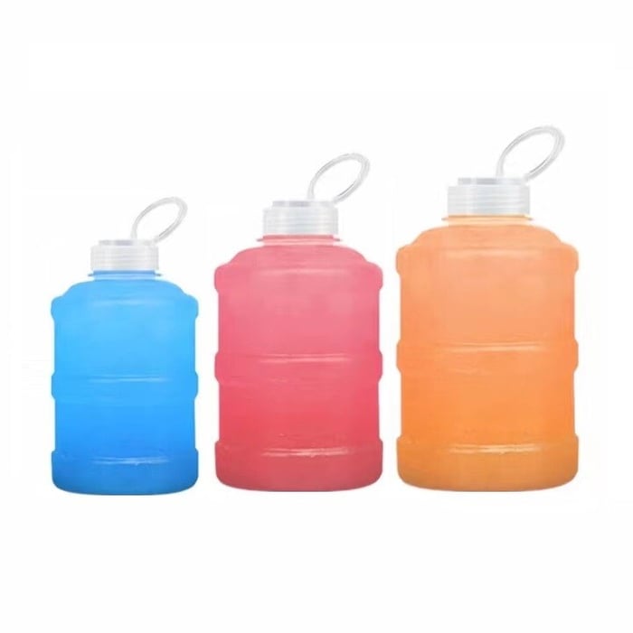 Customized food grade PP juice bottles image